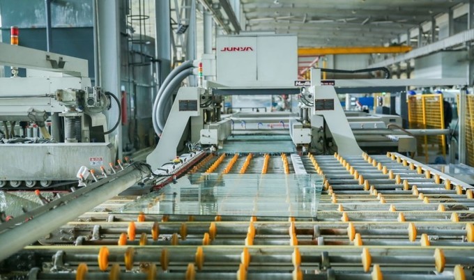 Qingdao Shinerising Glass Co., Ltd factory production line