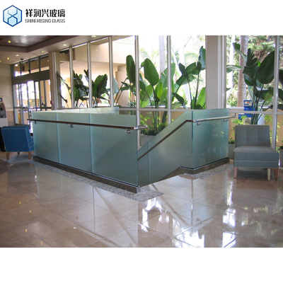 10mm 12mm Tempered Glass Bus Shelter in Qingdao with Folded and Unfolded Options