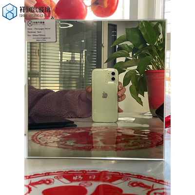 Decorative Transparent Glass Mirror with Flat Polished Edge Work and SGS Certificate