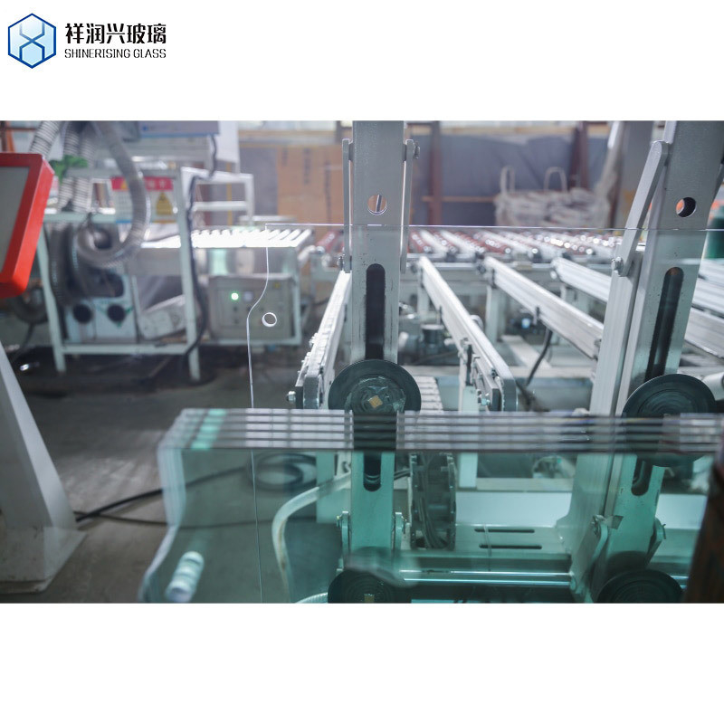 Polished Edge 3-19mm Ultra Clear Tempered Laminated Glass for Shower Enclosure Design