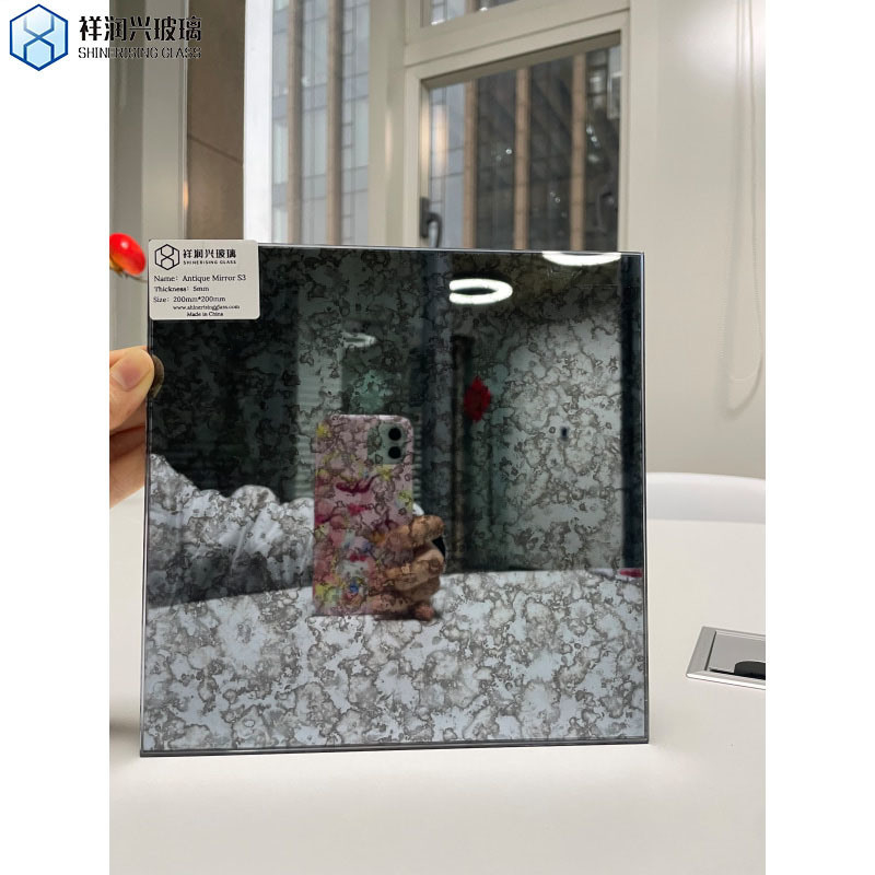 ISO Certified Antique Mirror Glass Hotel Room Mirror with Flat Edge and Golden Finish